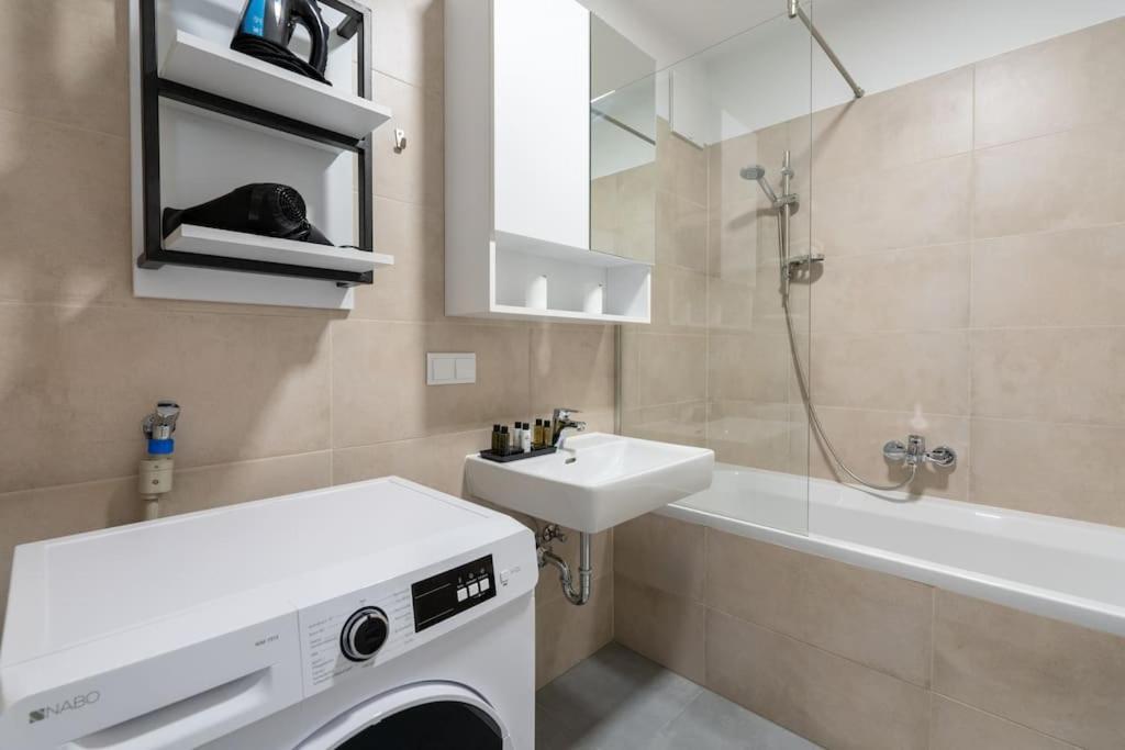 Cute 1Br Hideaway & City Quick By Hm Wina Bagian luar foto